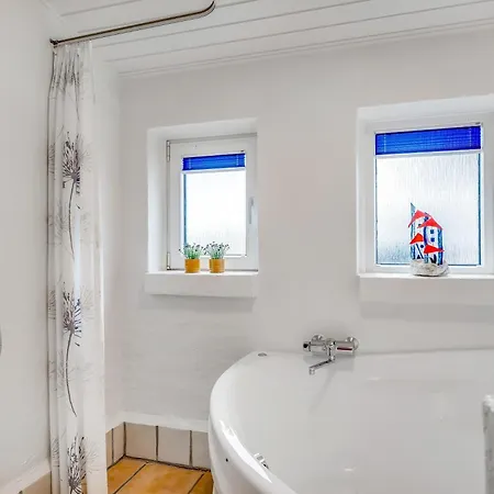 Lovely Hot-tub House In Klitmoller, 100 Meters From The North Sea Feriehus
